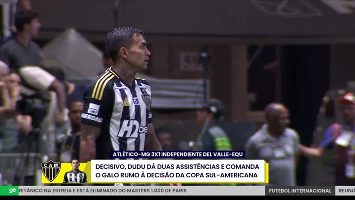 Dudu pelo Atlético Mineiro e Benedict Hollerbach pelo RB Bragantino em lances pelo Brasileirão Série A 2026