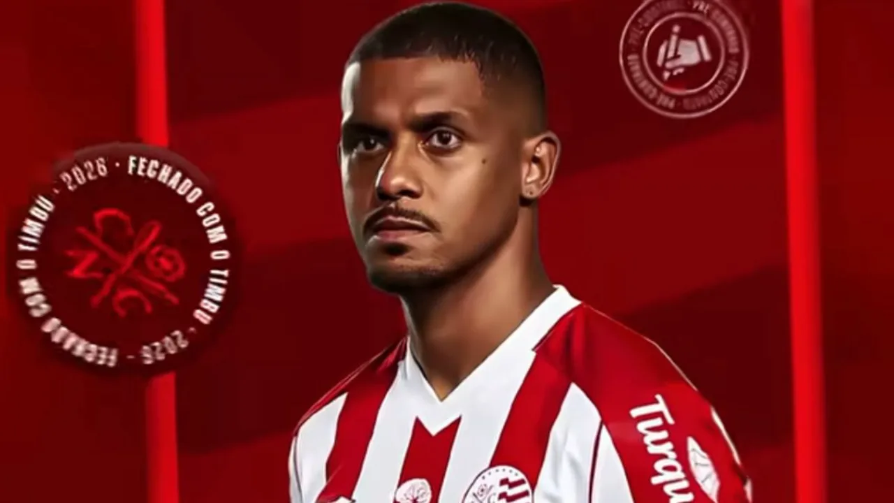 Ramon, meia do Náutico, com a camisa 40 em campo pelo Brasileirão Série A 2026