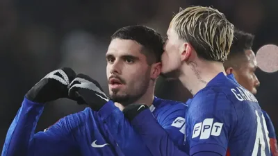 Garnacho ou Luiz Araújo: quem rende mais na Champions League em 2026