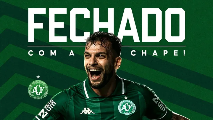 Rafael Thyere, zagueiro da Chapecoense, camisa 15, em disputa de bola na Série A do Brasileirão 2026
