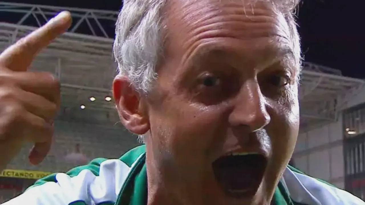 Luiz Cirne Lima de Lorenzi, treinador do Botafogo PB, na beira do campo durante a Copa do Nordeste 2026