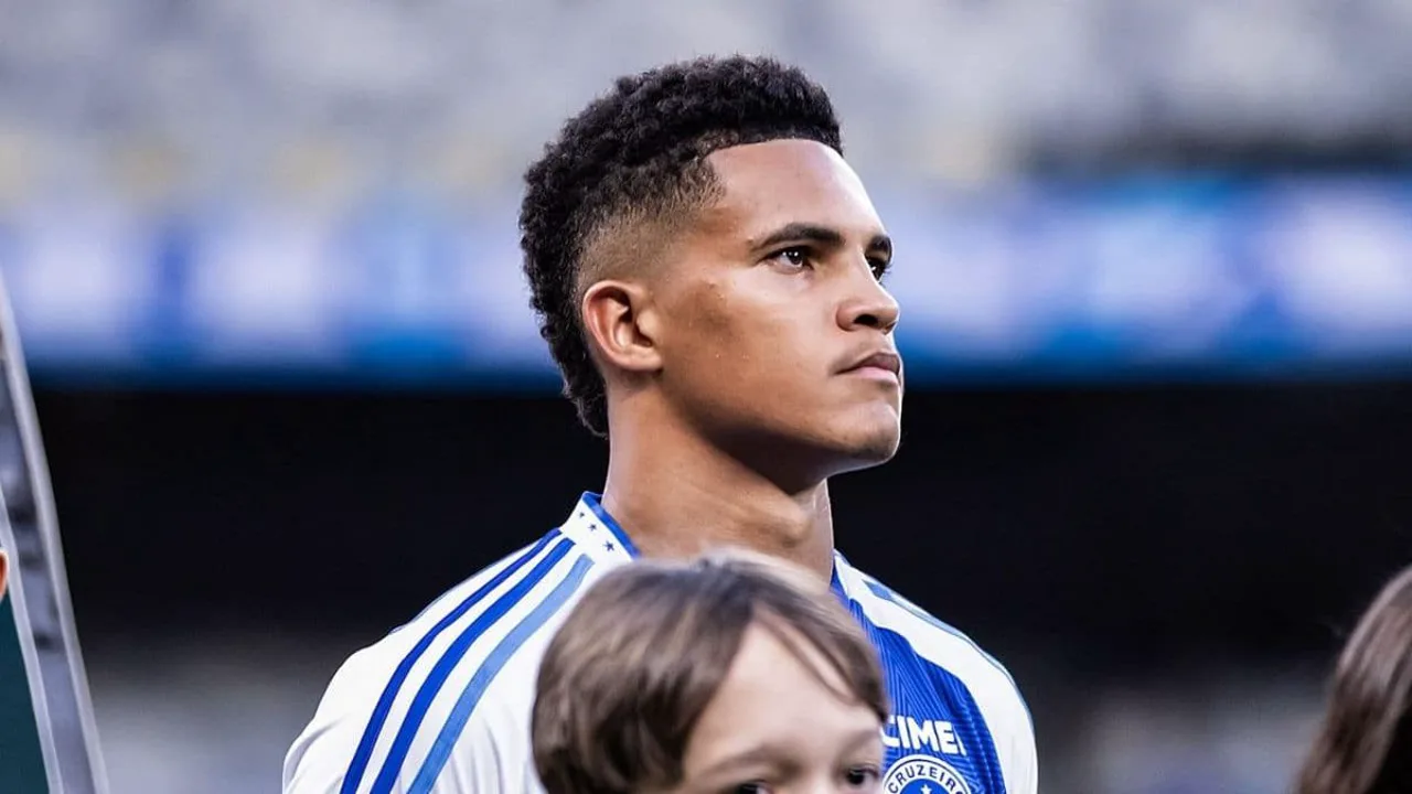 Kauã Prates pelo Cruzeiro e Edwards Anthony pelo Corinthians em lances da Série A 2026