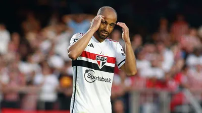 Lucas Moura e o paradoxo do herói que voltou para casa