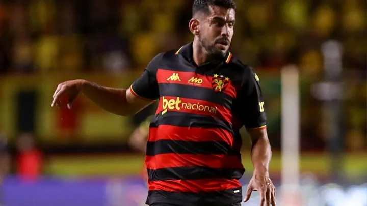Zé Roberto, atacante do Sport Recife, com a camisa 99 em campo pelo Brasileirão Série A 2026