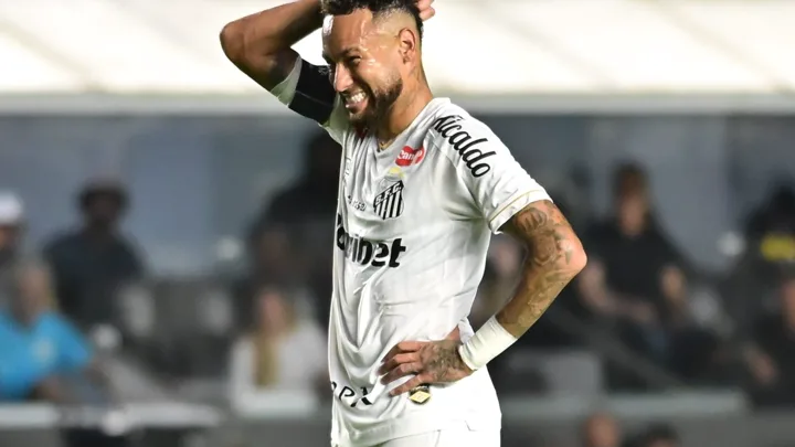 Neymar com a camisa do Santos ao lado de Douglas Pelé com a camisa do Athletic Club, em montagem comparativa