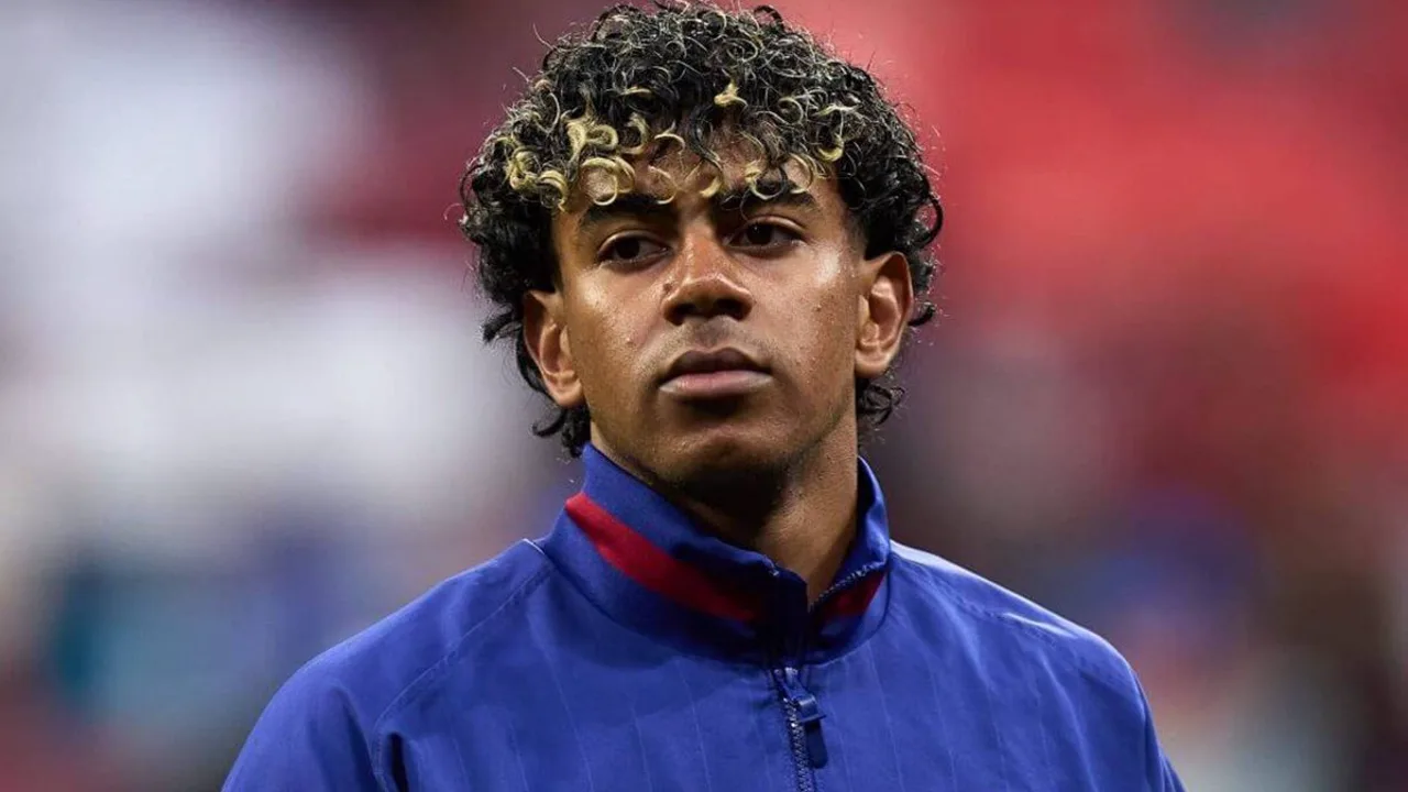 Jogadores da seleção brasileira cabisbaixos após eliminação nas oitavas de final da Copa do Mundo 2026