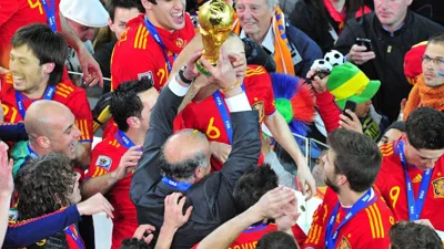Jogadores da seleção espanhola comemorando o título da Copa do Mundo de 2010 na África do Sul