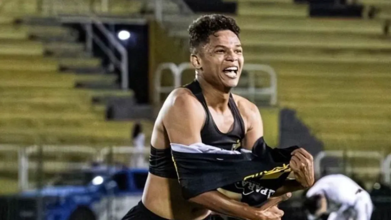 Ygor Catatau, atacante do Volta Redonda, em ação pela Série B do Brasileirão 2026