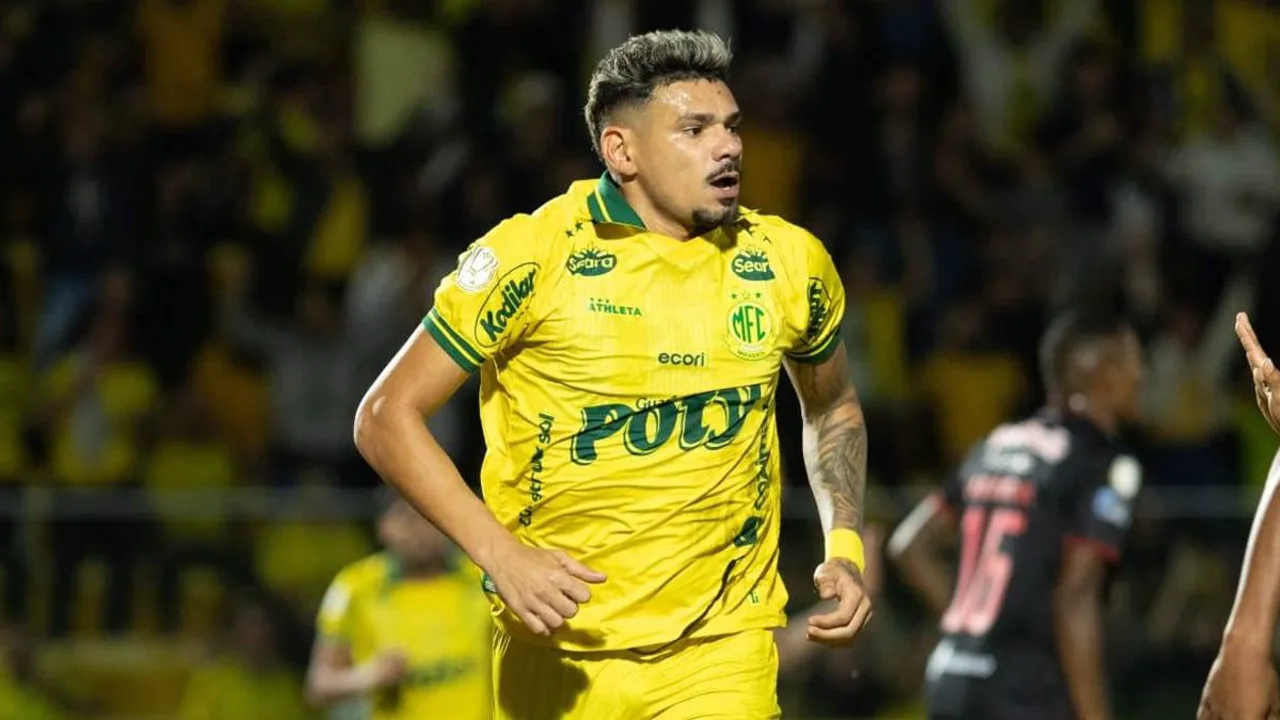 Tiquinho Soares, atacante do Mirassol, comemorando gol no Brasileirão Série A 2026