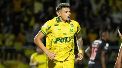 Tiquinho Soares, atacante do Mirassol, comemorando gol no Brasileirão Série A 2026