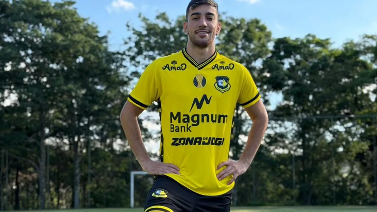 Pedrinho, atacante do São Bernardo com a camisa 29, em ação na Série B do Brasileirão 2026