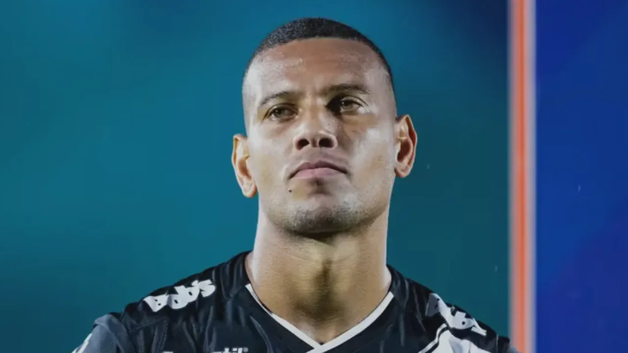 Marcio Silva, zagueiro da Ponte Preta, em ação no Brasileirão Série A 2026