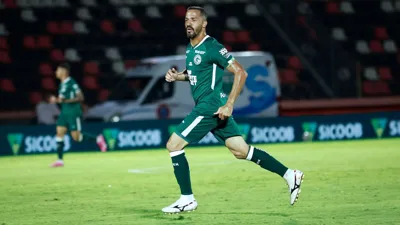 Anselmo Ramon aos 38 — o centroavante que Goiás escalou 32 vezes e ainda decide