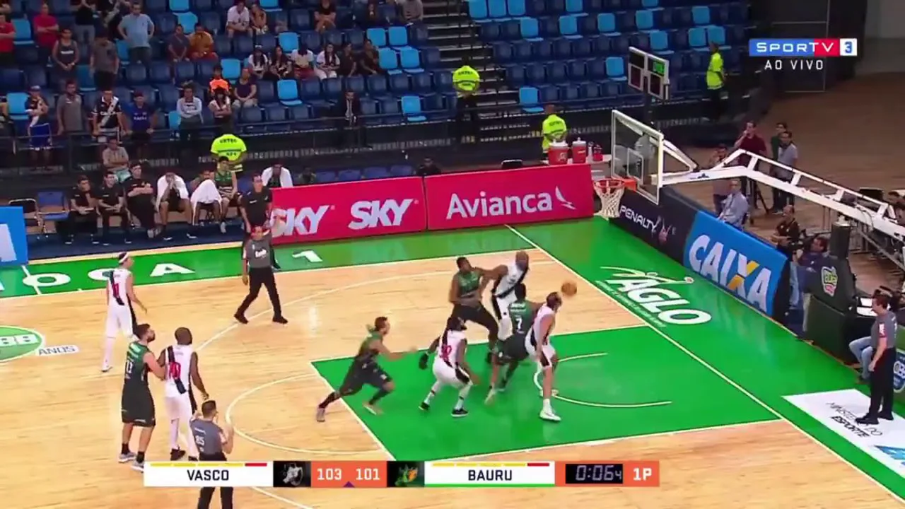 Quadra do Ginásio de São Januário durante partida de basquete entre Vasco e Bauru no NBB, dezembro de 2024