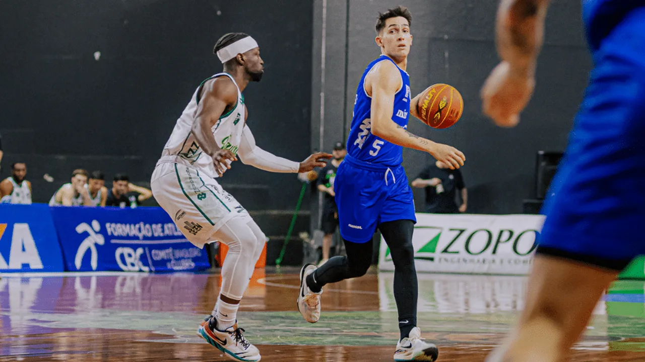 Quadra do Centro de Formação Olímpica em Fortaleza durante partida do NBB entre Cearense e Mogi em dezembro de 2024