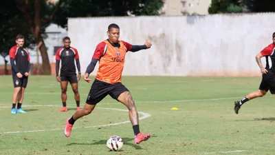 Matheus Sales e os 31 jogos que um volante de 31 anos entrega na Série B