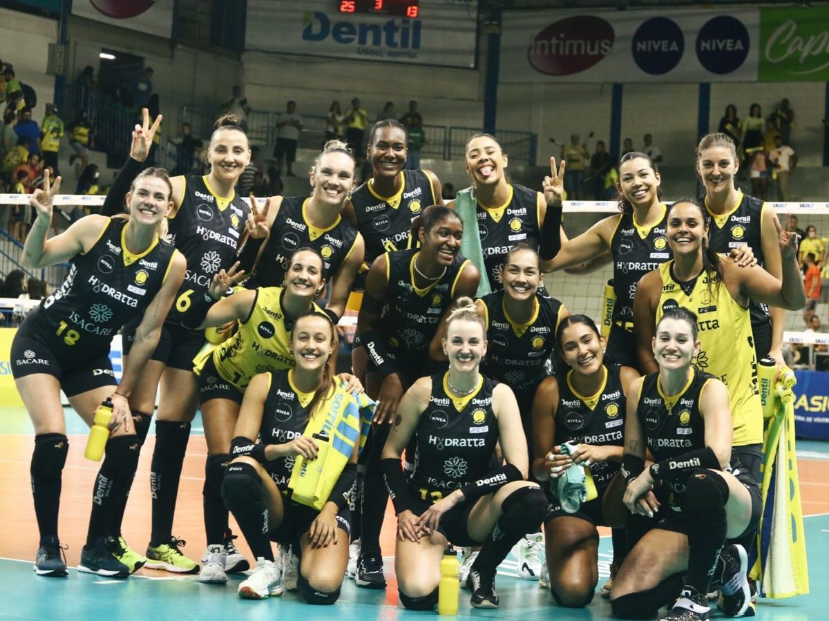 Praia Clube W vs Pinheiros W