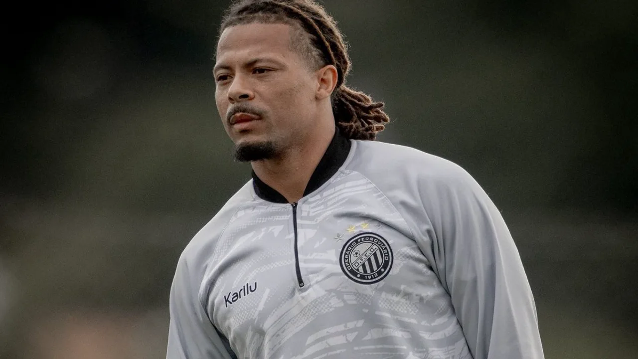 Juan Zuluaga, meia colombiano camisa 8 do Operário PR, em ação pela Série B do Brasileirão 2026