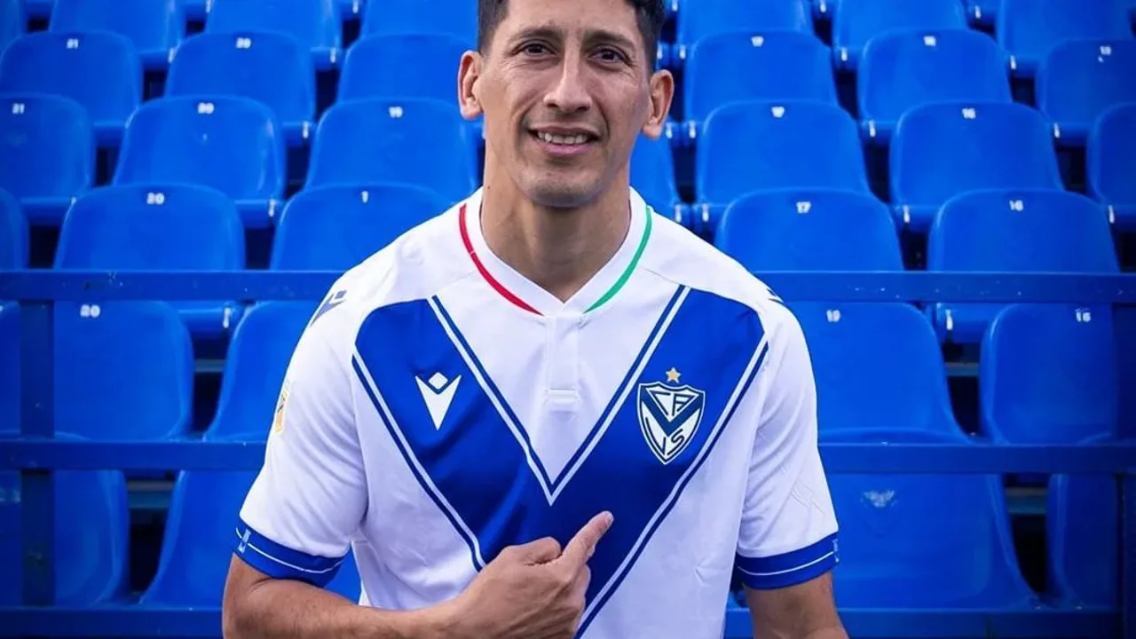 Rodrigo Aliendro, meia argentino do Velez Sarsfield, em campo durante partida da Copa Libertadores 2026